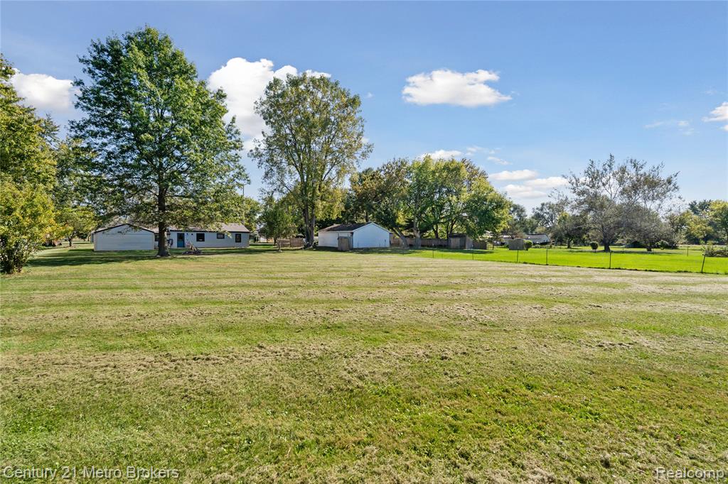 4379 Tillie Drive, Flint, MI 48504 — Photo 29