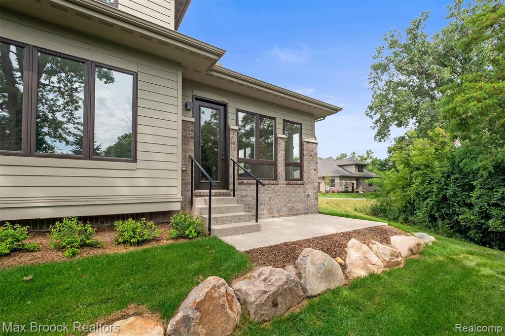 7475 Gramercy Circle, 18, West Bloomfield, MI — Photo 30