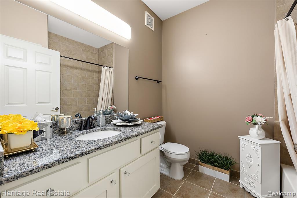 7892 Marie Drive, Utica, MI 48316 — Photo 18