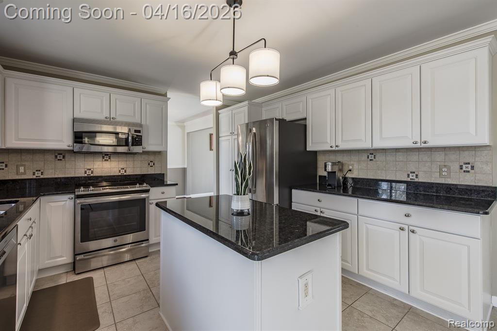3472 Paramount Lane, Auburn Hills, MI 48326 — Photo 16