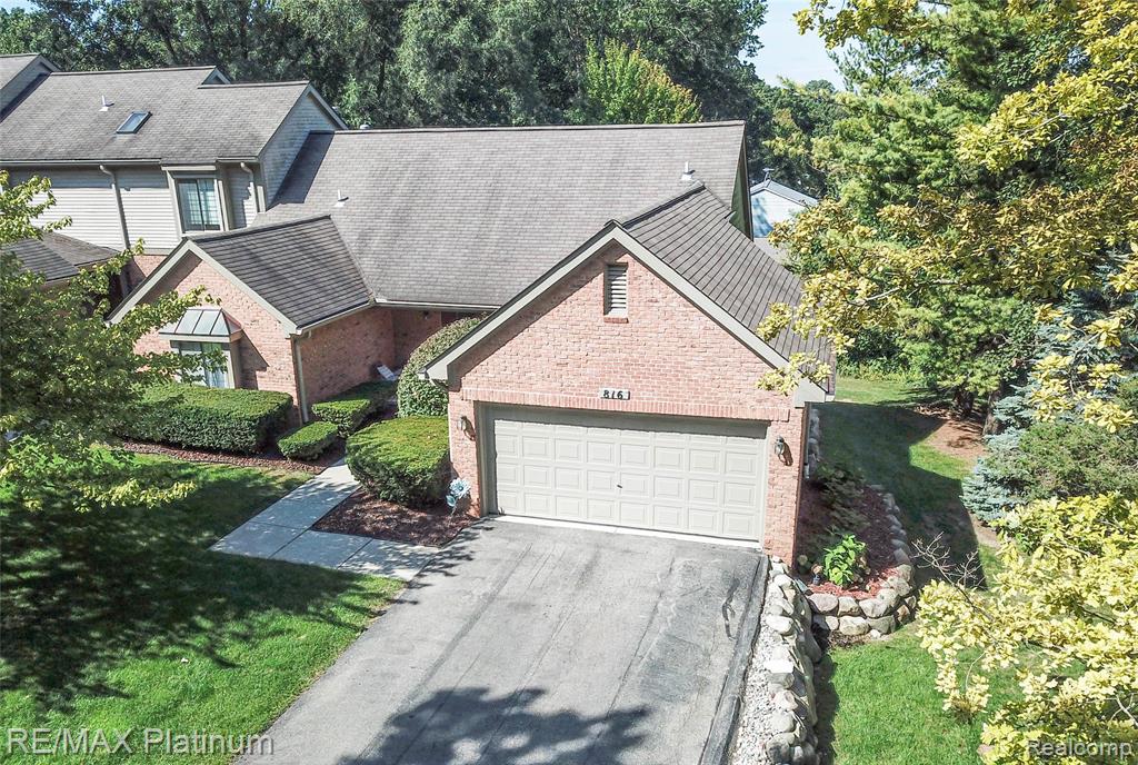816 Maplewood Court, Brighton, MI 48116 — Photo 3