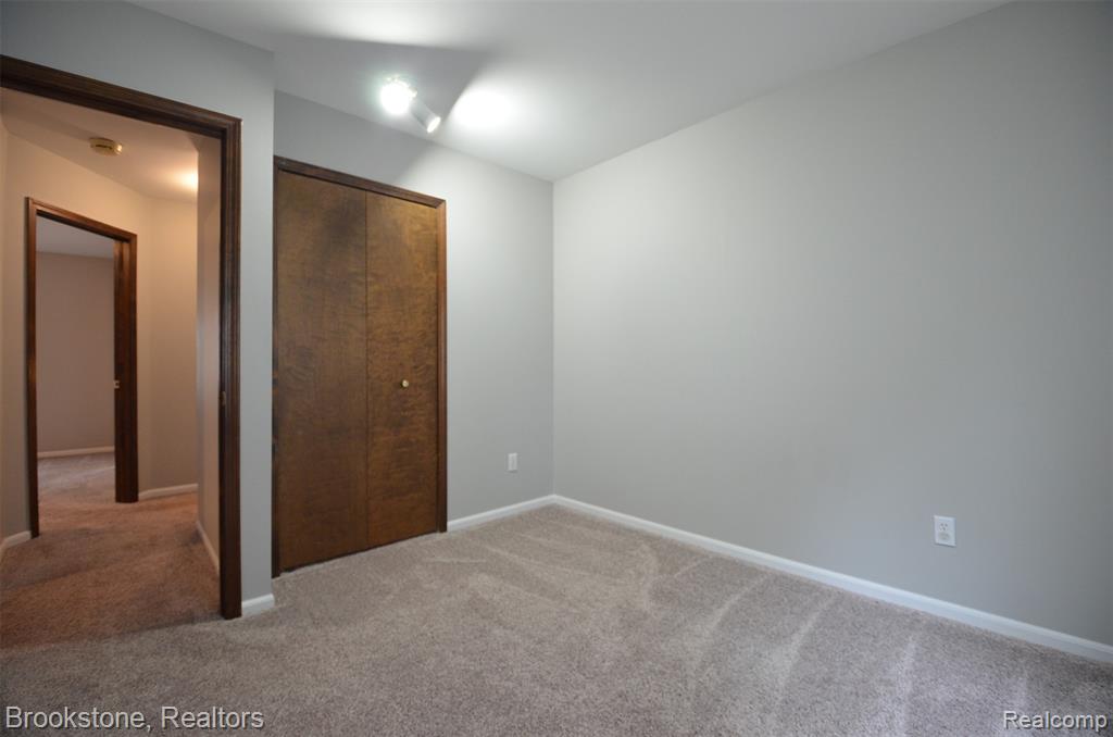 7244 Chapel View Drive, Clarkston, MI — Photo 33