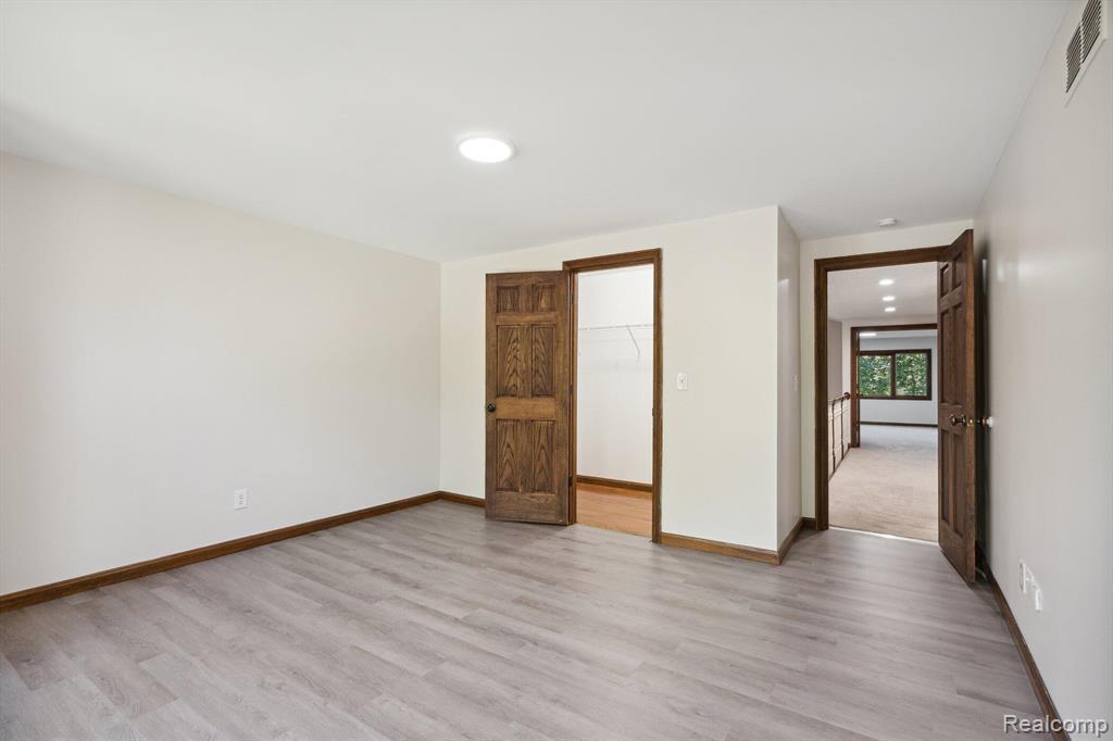 7910 Nankin Mills Street, Westland, MI — Photo 11