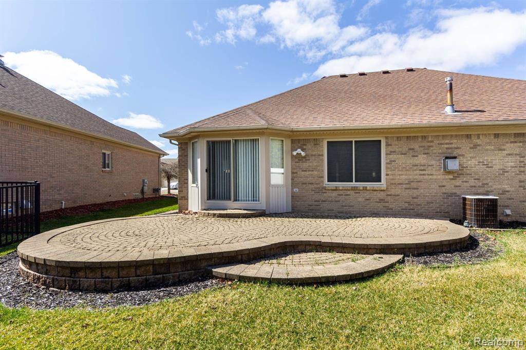 48784 BELLTOWER Drive, Macomb, MI 48044 — Photo 39