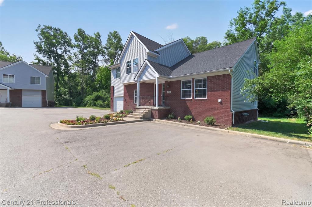 2042 Decker Road, Walled Lake, MI 48390 — Photo 3