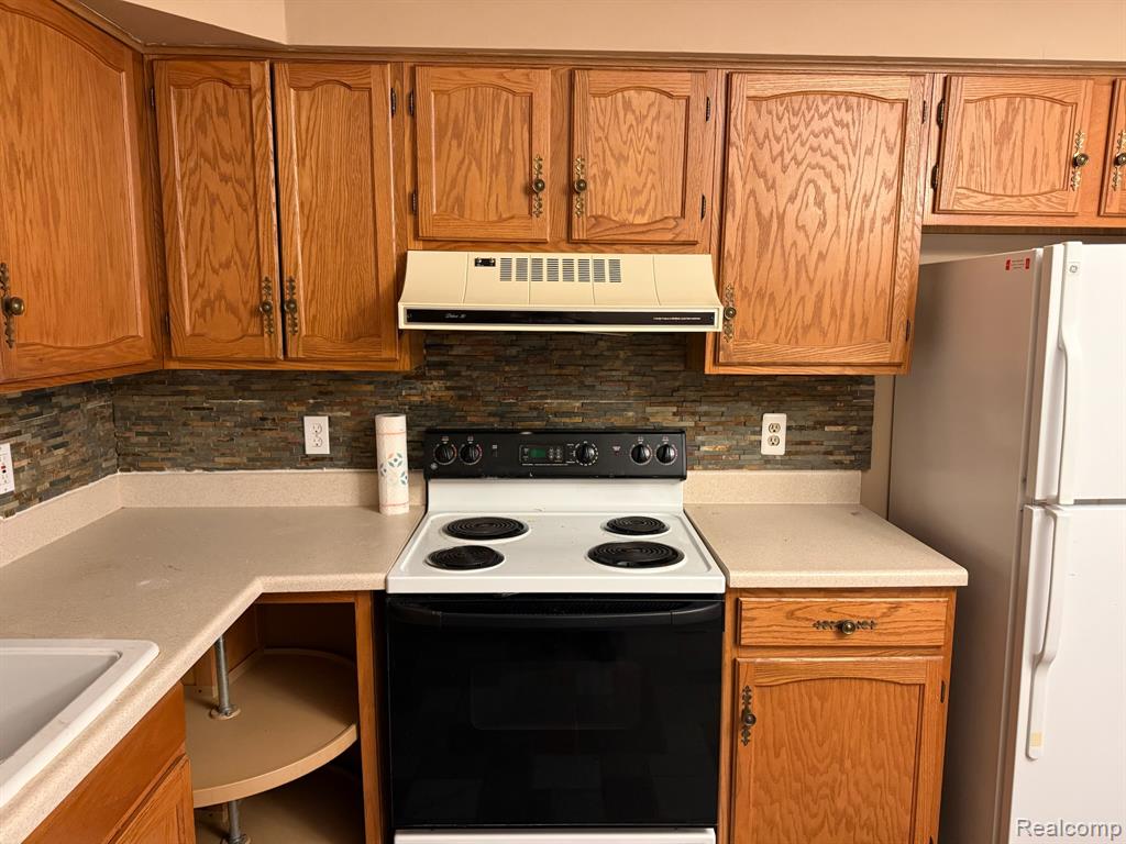 982 N Adams Road, Birmingham, MI 48009 — Photo 12