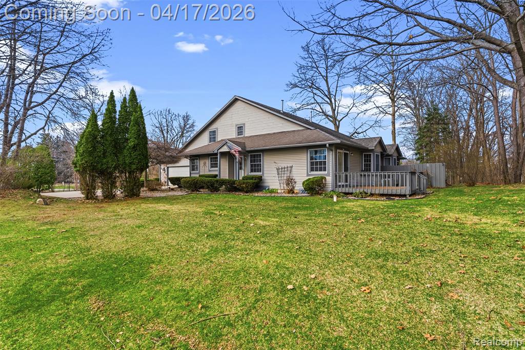 2270 Golden Pond, Fenton, MI, 48430