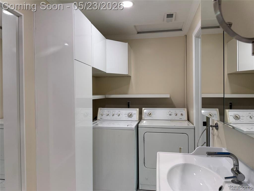 896 Grace Avenue, Rochester Hills, MI 48307 — Photo 14