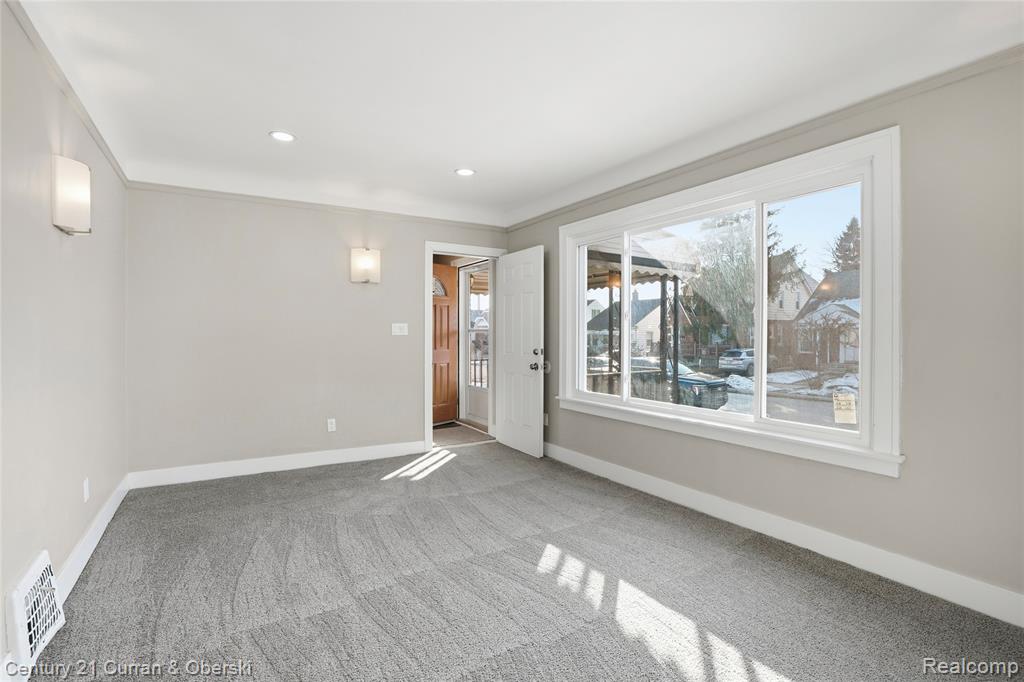 6640 Yinger Avenue, Dearborn, MI 48126 — Photo 4