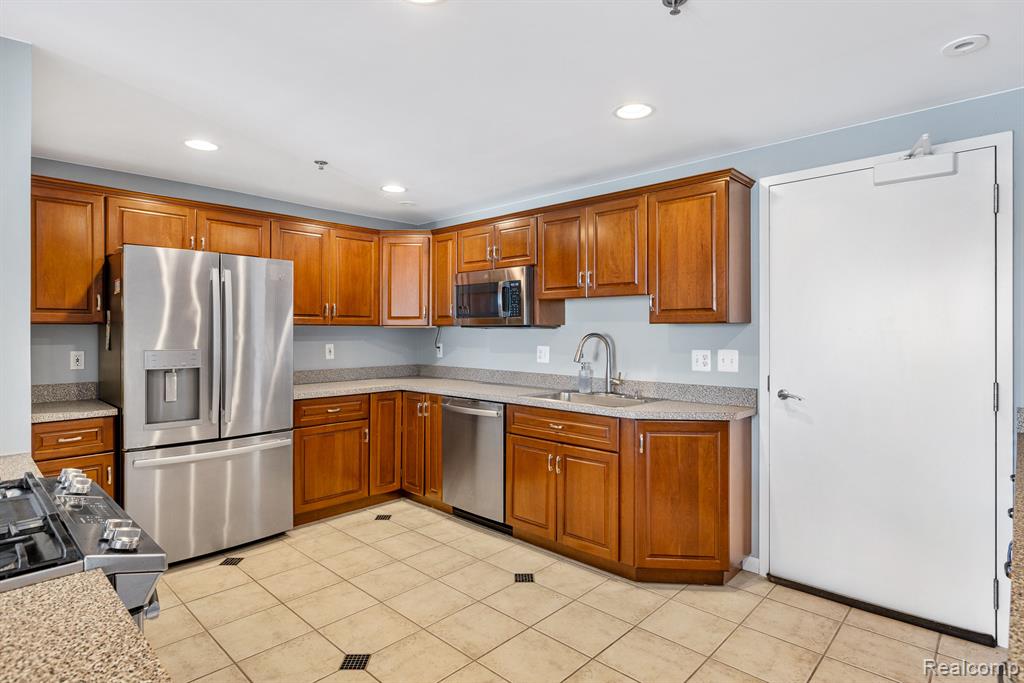 67 Sea Ray Boulevard, Harrison Township, MI — Photo 17