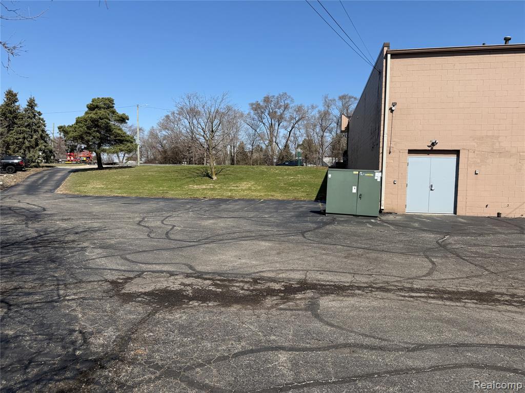4525 Highland Road, Waterford, MI 48328 — Photo 6