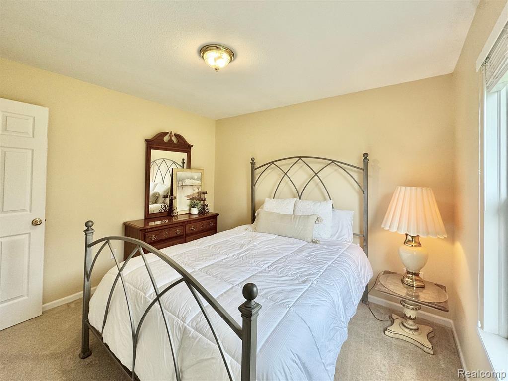 6349 Kings Court, Flushing, MI 48433 — Photo 17