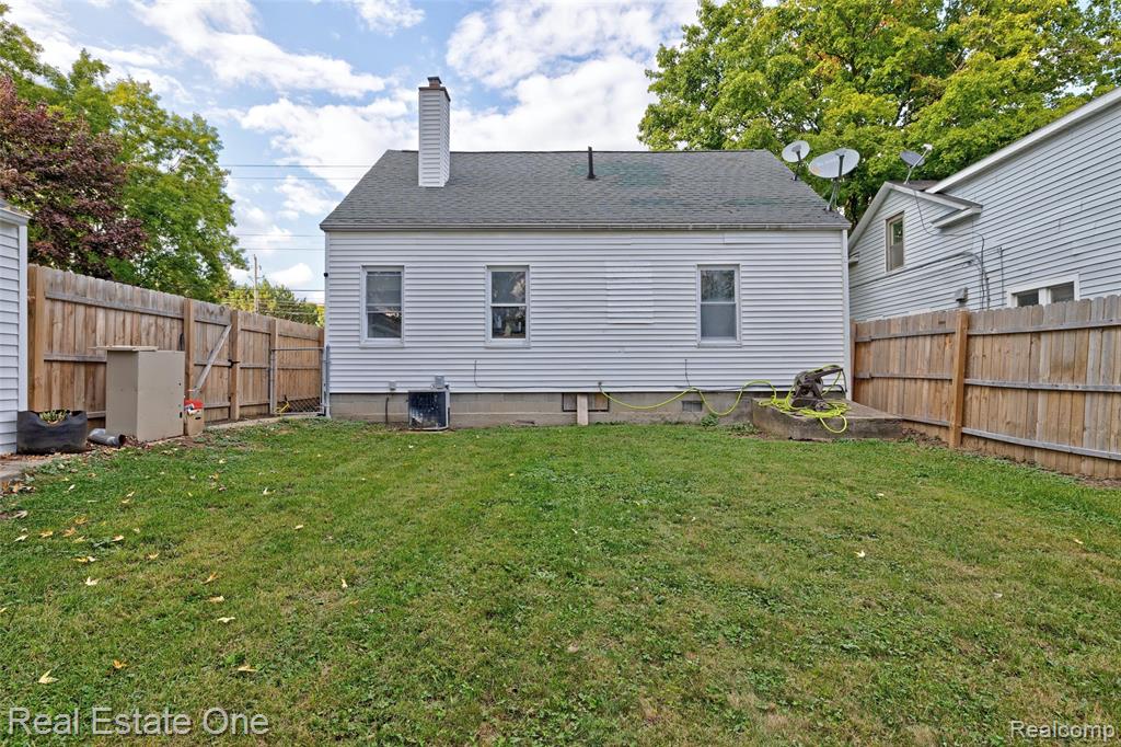 8247 Miller Road, Swartz Creek, MI 48473 — Photo 32