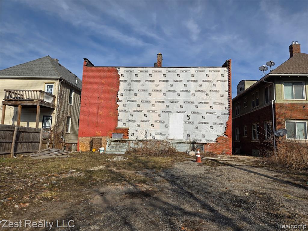 691 Clairmount Street, Detroit, MI 48202 — Photo 3