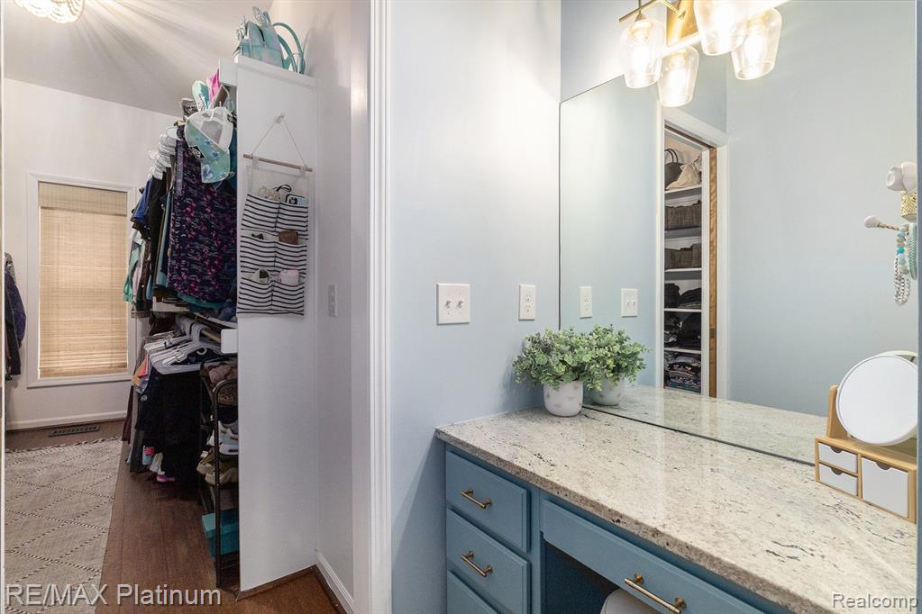 1055 WOODVALE, Milford, MI 48381 — Photo 12
