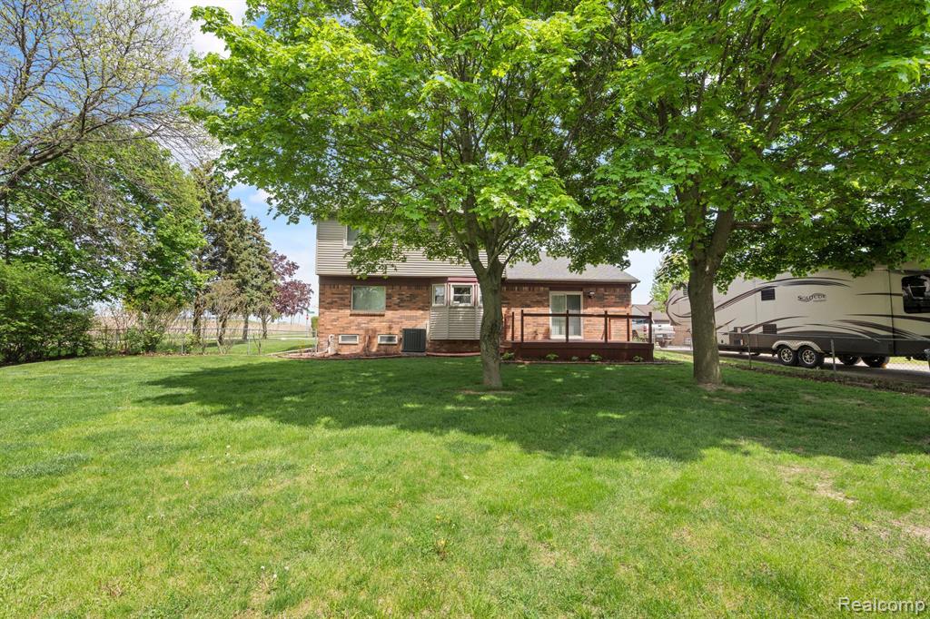50631 NEWCASTLE Drive, Chesterfield, MI 48047 — Photo 37