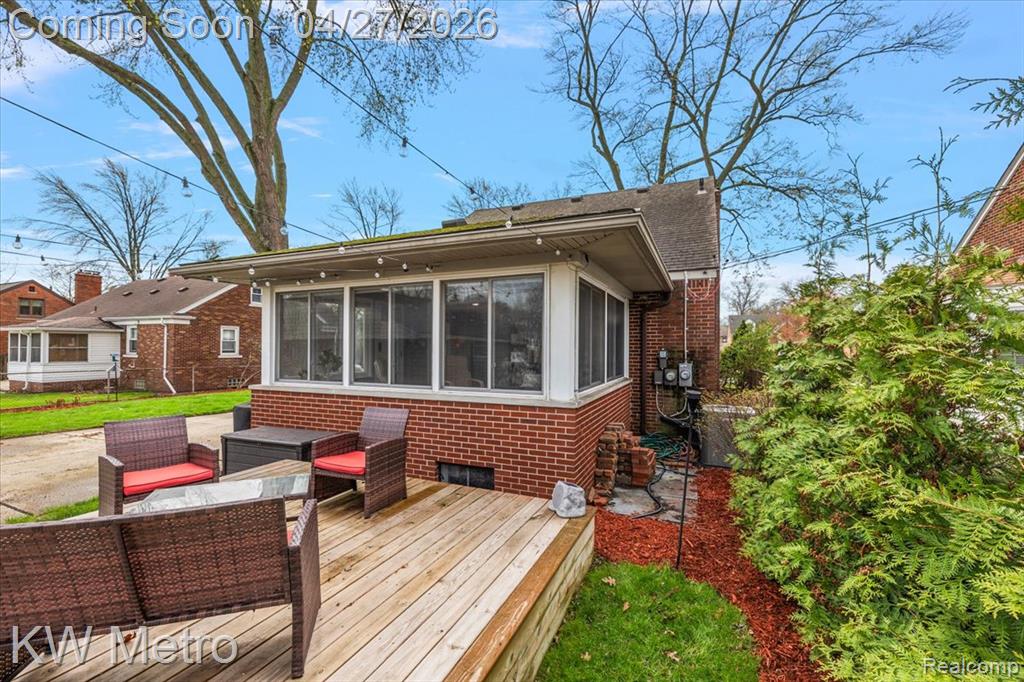 1830 Stanhope Street, Grosse Pointe Woods, MI 48236 — Photo 23