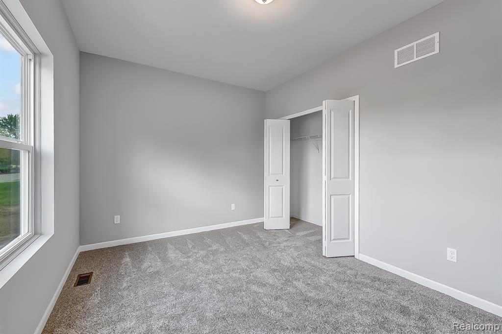6064 Woodridge Lane, Grand Blanc, MI 48439 — Photo 7