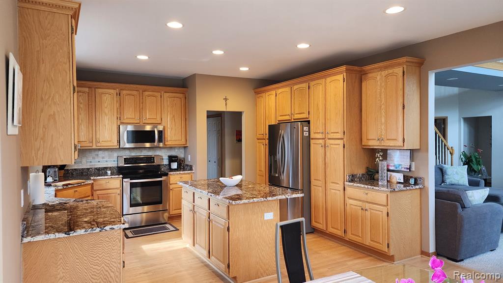 49828 SHELBY CREEK Drive, Shelby Twp, MI 48317 — Photo 20