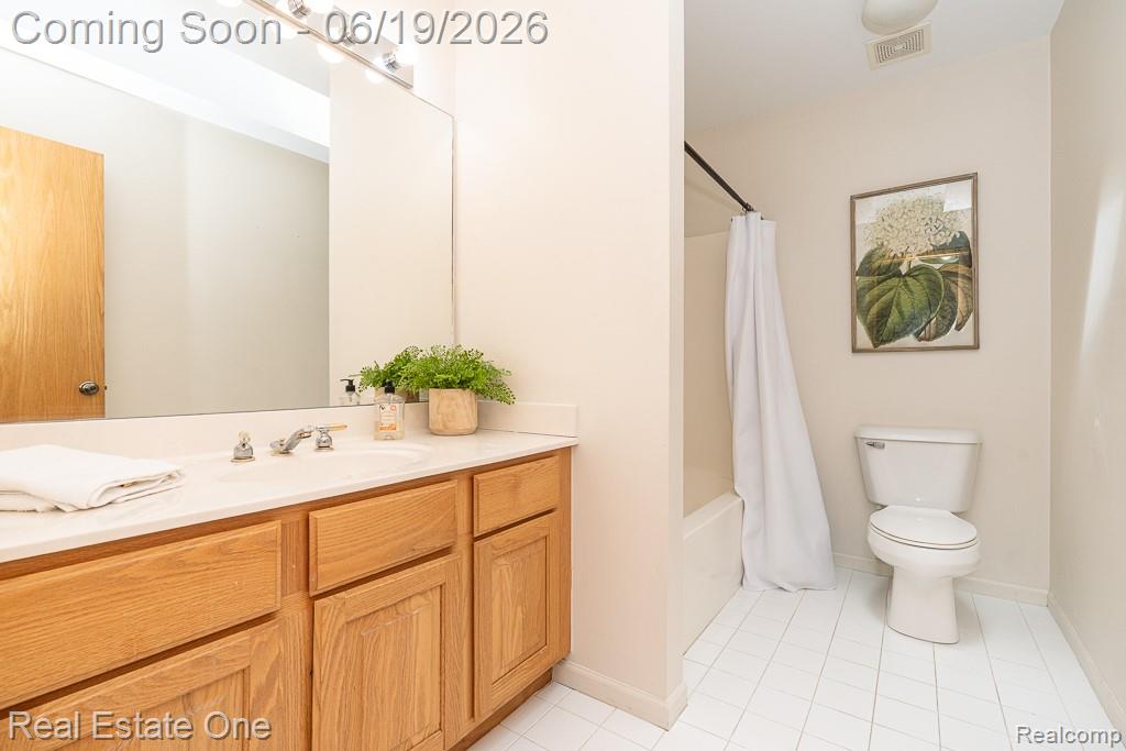 6595 Scenic Pines Court, Clarkston, MI — Photo 23