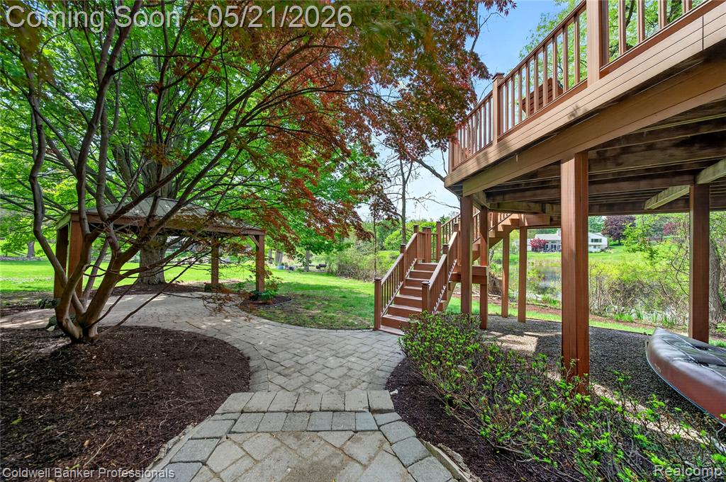 2076 Shore Hill Court, West Bloomfield, MI 48323 — Photo 38