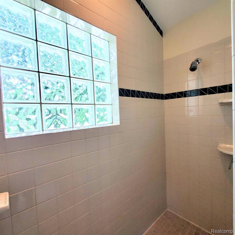 6380 E Pierson Rd Road, Flint, MI 48506 — Photo 15