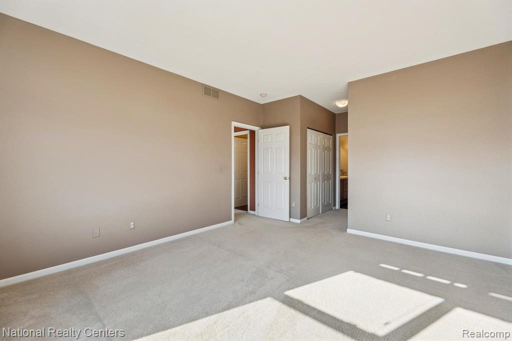 1490 FOX POINTE Circle, Ann Arbor, MI 48108 — Photo 17