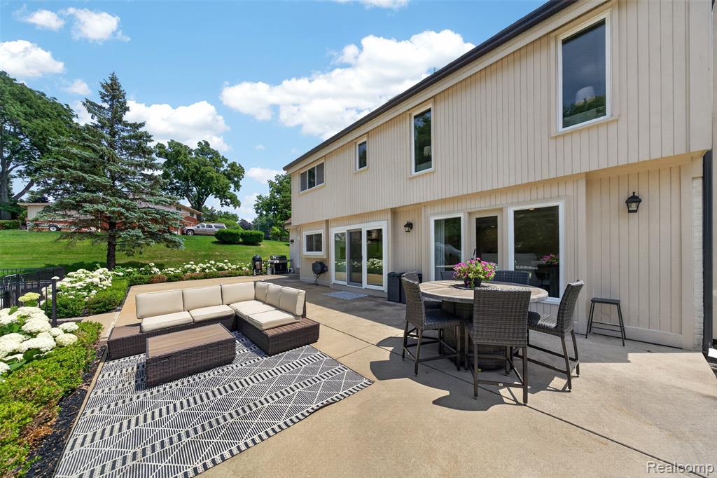 5136 Commerce Road, West Bloomfield, MI 48324 — Photo 50