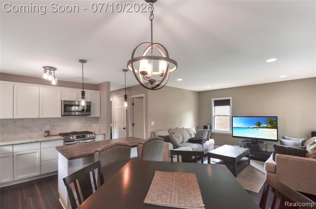 29067 Milton Avenue, Madison Heights, MI 48071 — Photo 9