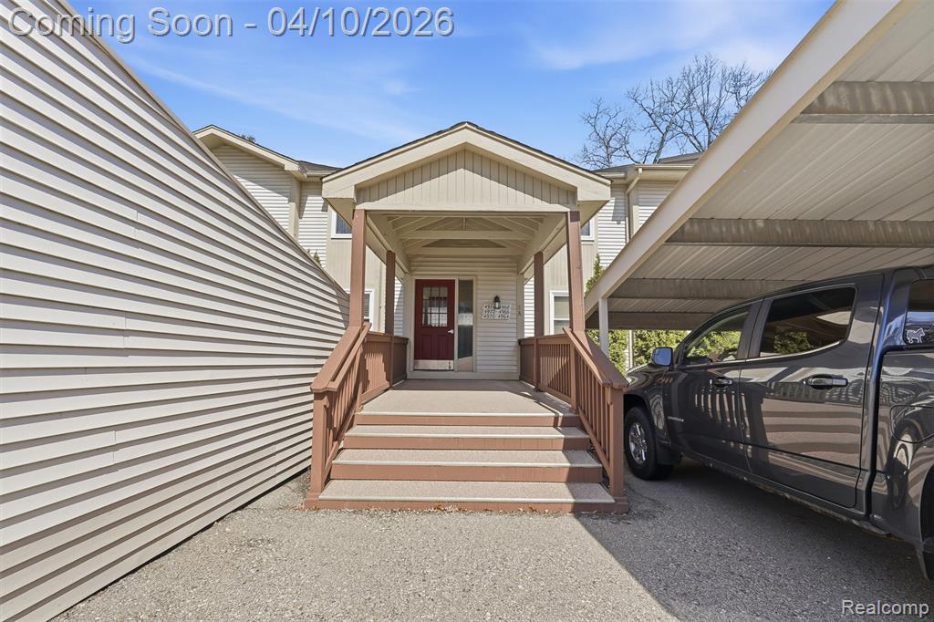 4964 Oak Hill Drive, Waterford, MI 48329 — front exterior
