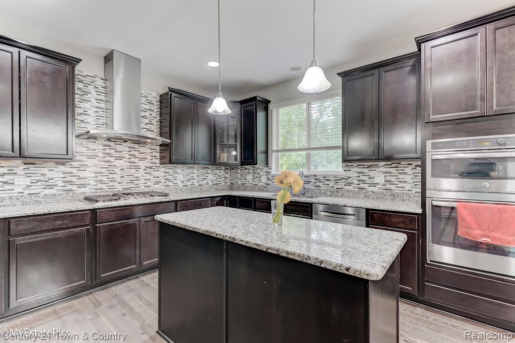 50784 SEVILLA Circle, Novi, MI — Photo 24