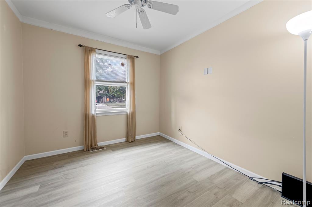 25419 Montebello Drive, Woodhaven, MI 48183 — Photo 16