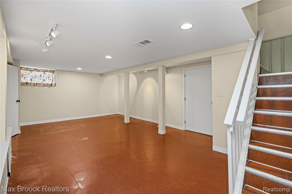 6053 Yinger Avenue, Dearborn, MI 48126 — Photo 38