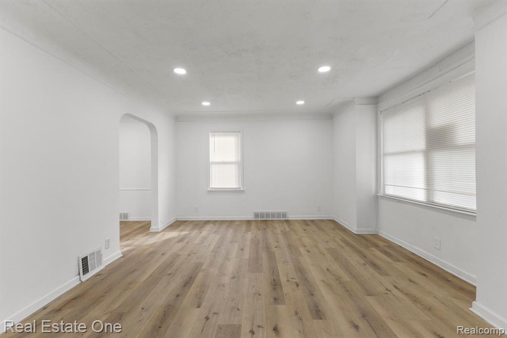 13113 CAMDEN Street, Detroit, MI 48213 — Photo 4