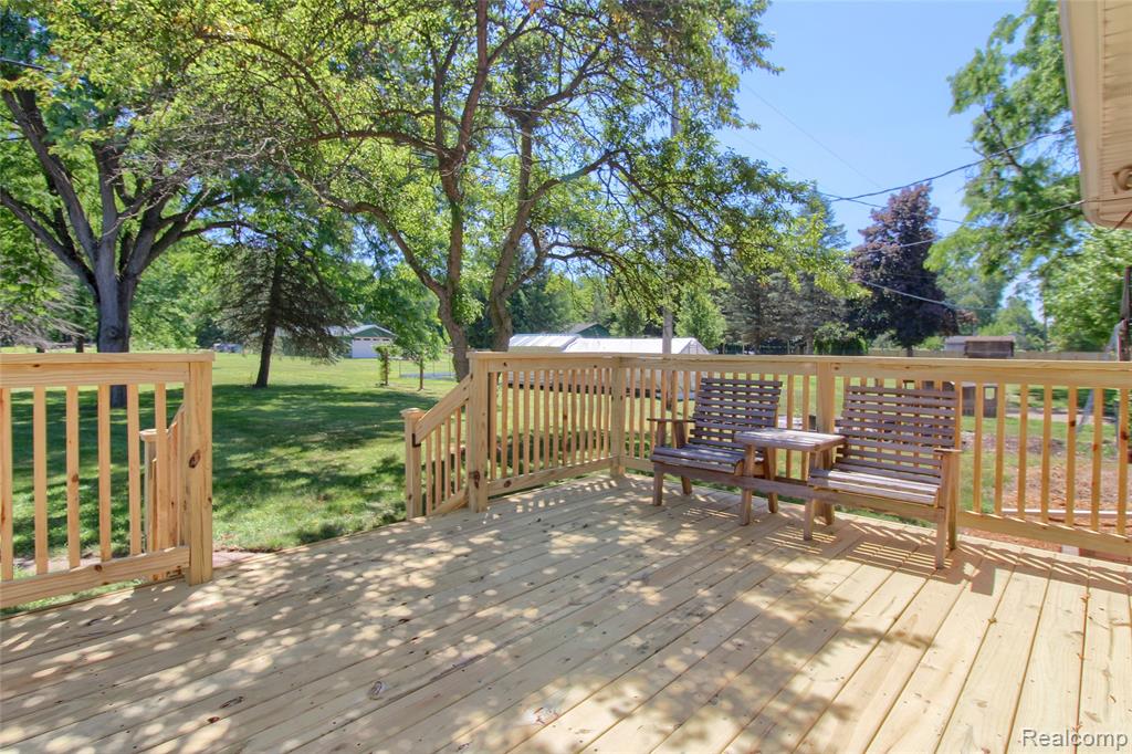 21515 Huron River Drive, New Boston, MI 48164 — Photo 30