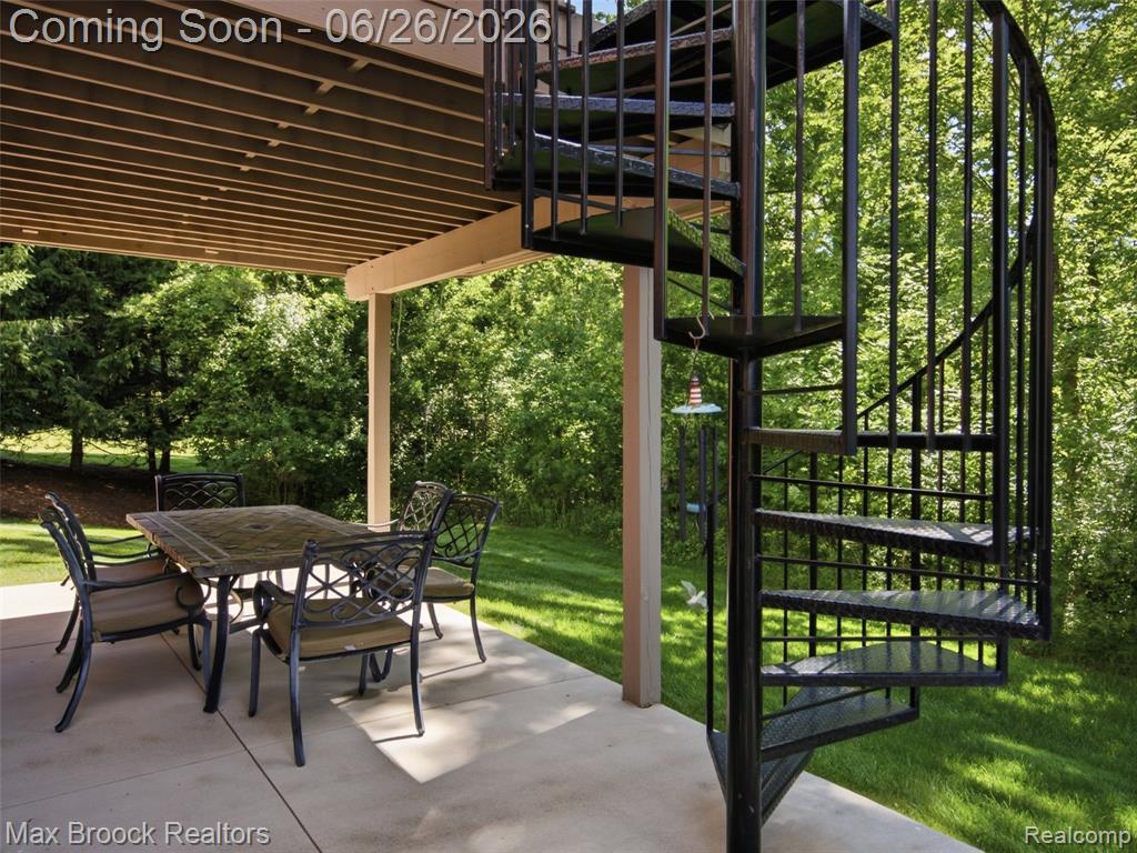 583 Birchcrest Court, Oakland, MI — Photo 65
