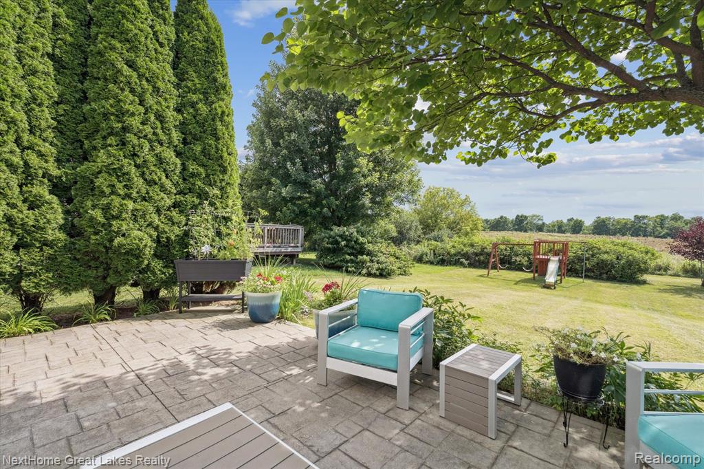 4900 Meadow Crest Circle, Holly, MI 48442 — Photo 33