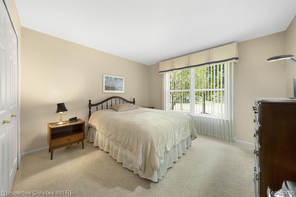 43450 COVE Drive, Clinton Twp, MI 48038 — Photo 19