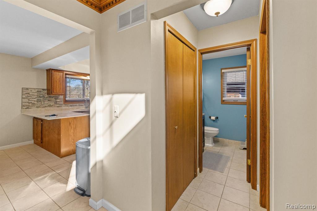 47387 MEADOWBROOK Drive, Macomb, MI 48044 — Photo 13