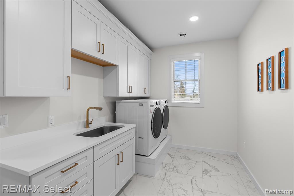 2208 Grove Park Road, Fenton, MI, 48430