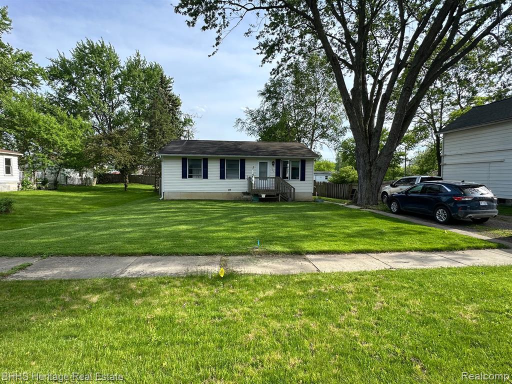 327 CHESTNUT Street, Webberville, MI 48892 — Photo 2