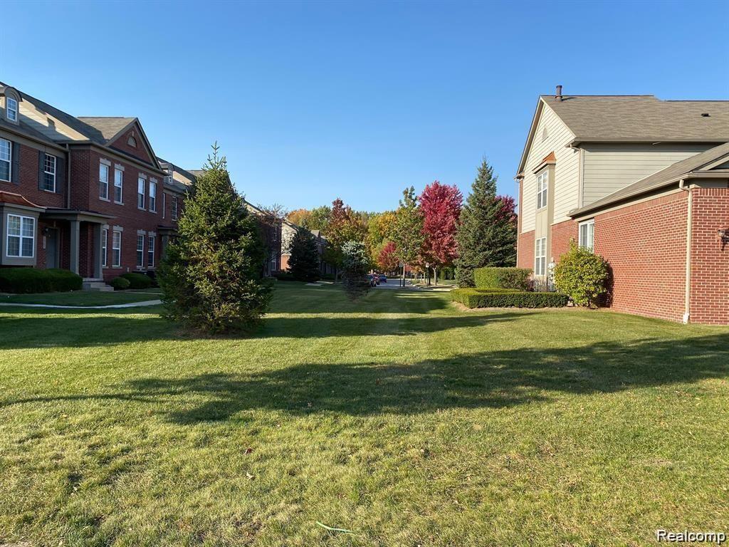 49691 COURTYARD Lane, Canton, MI 48188 — Photo 57
