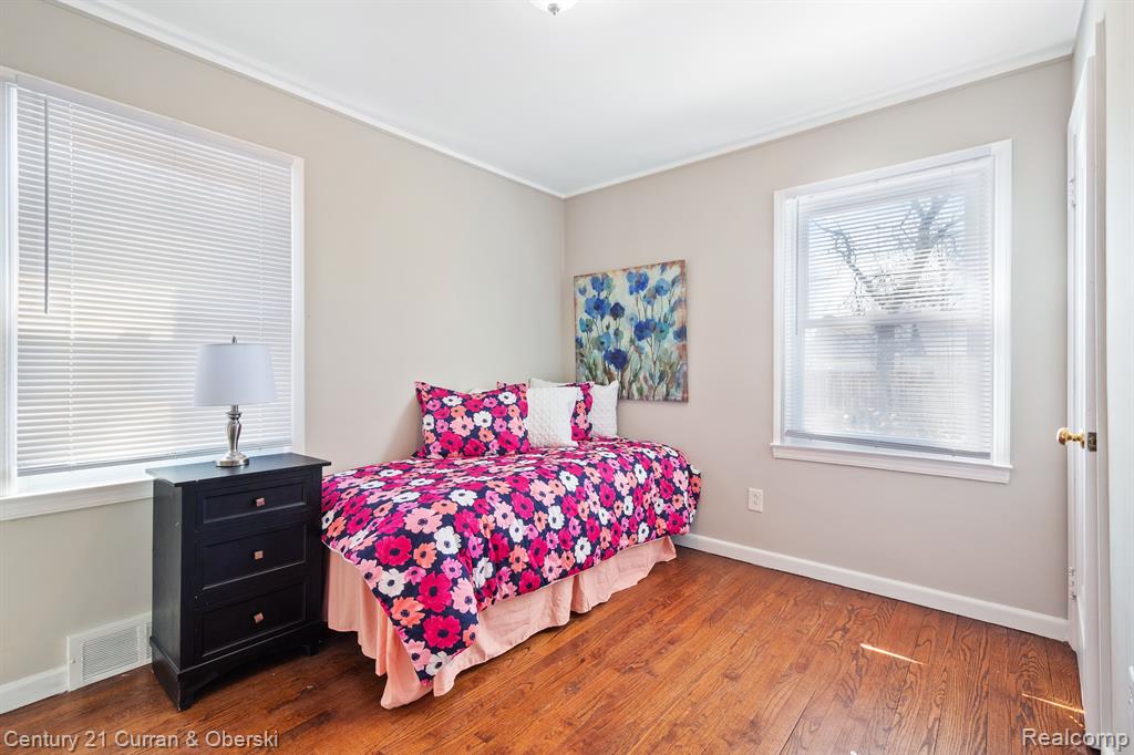 20488 FLEETWOOD Drive, Harper Woods, MI 48225 — Photo 13