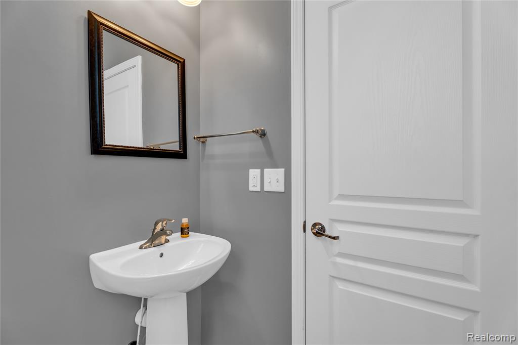 6119 AMBER Lane, Grand Blanc, MI 48439 — Photo 41