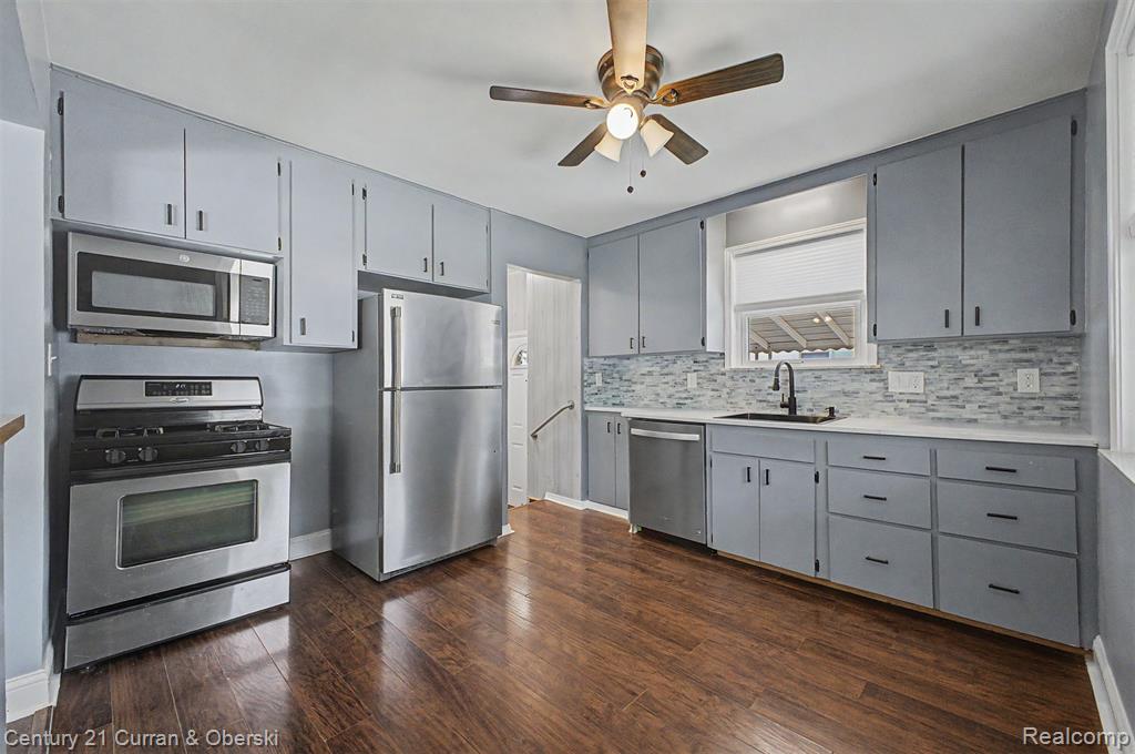 5375 Mayfair Street, Dearborn Heights, MI 48125 — Photo 11