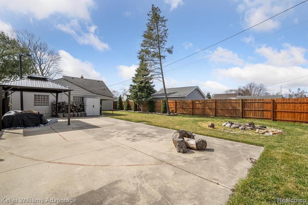 836 CLINTON Street, Wyandotte, MI 48192 — Photo 27