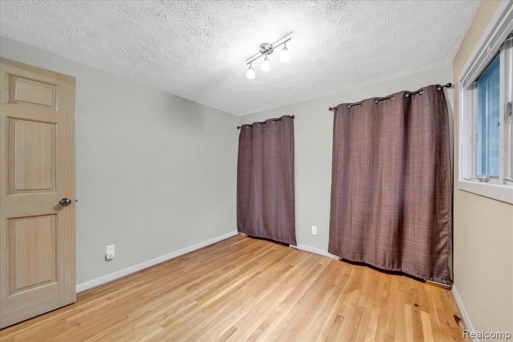 75 Ridgemont Road, Oxford, MI 48370 — Photo 40