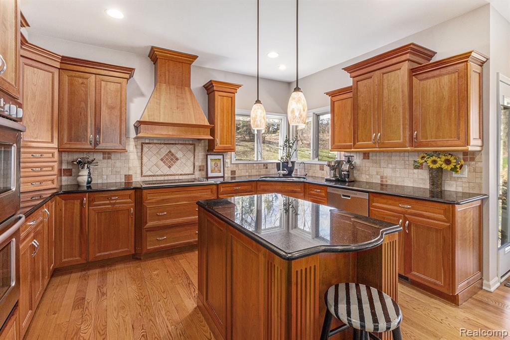 7643 MISTWOOD Drive, White Lake, MI 48383 — Photo 29