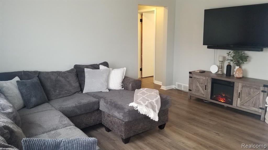 6456 BURNLY Street, Garden City, MI — Photo 9