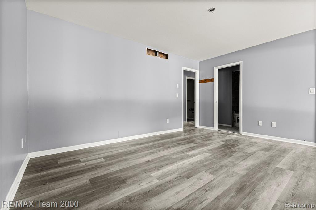 5445 Pine View Drive, Ypsilanti, MI 48197 — Photo 17
